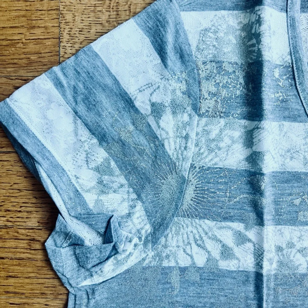 CHICOS ZENERGY GRAY WHITE STRIPE TOP - Picture 5 of 8